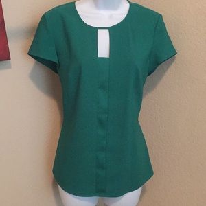 Adorable emerald green top!